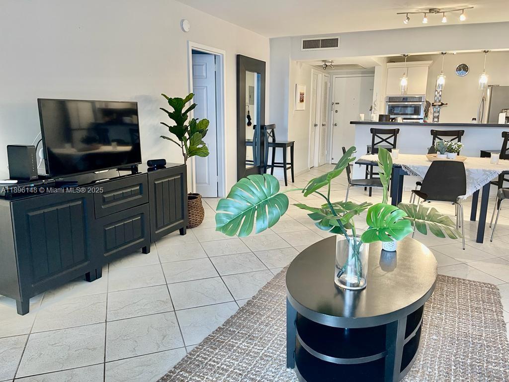 PARKER PLAZA CONDO ESTATE - Residential Lease