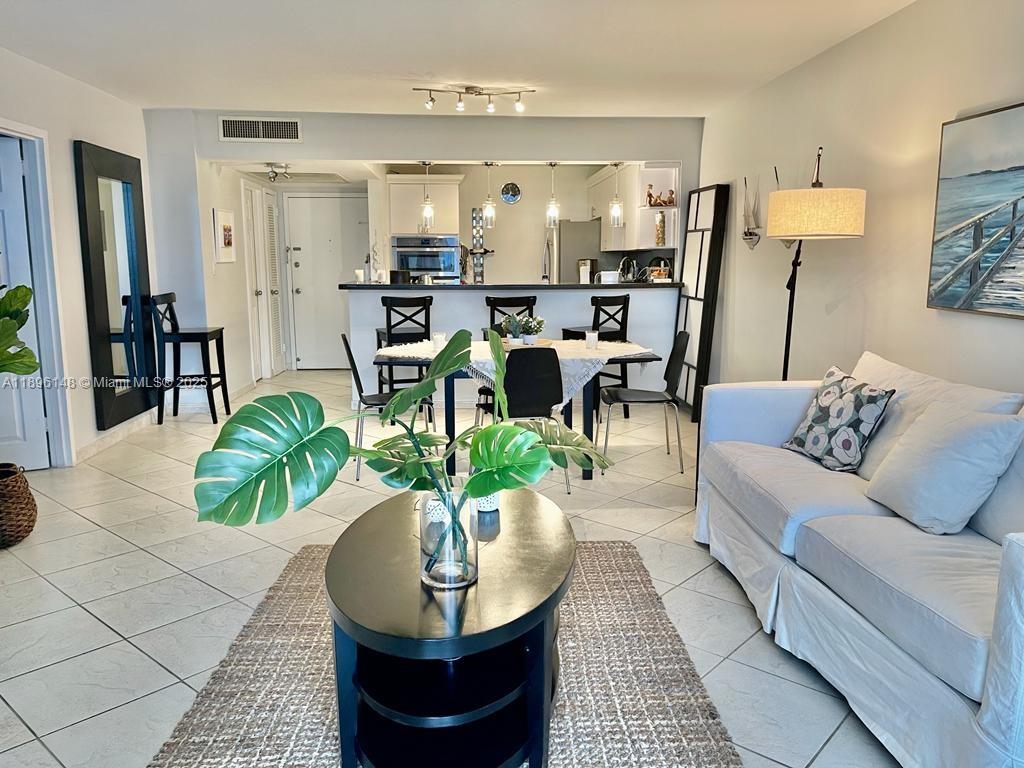 PARKER PLAZA CONDO ESTATE - Residential Lease