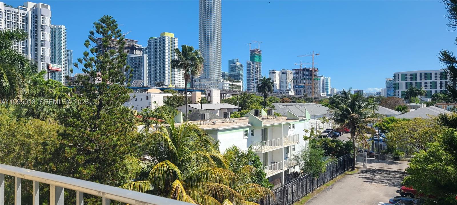 RIO CRISTAL CONDO - Residential