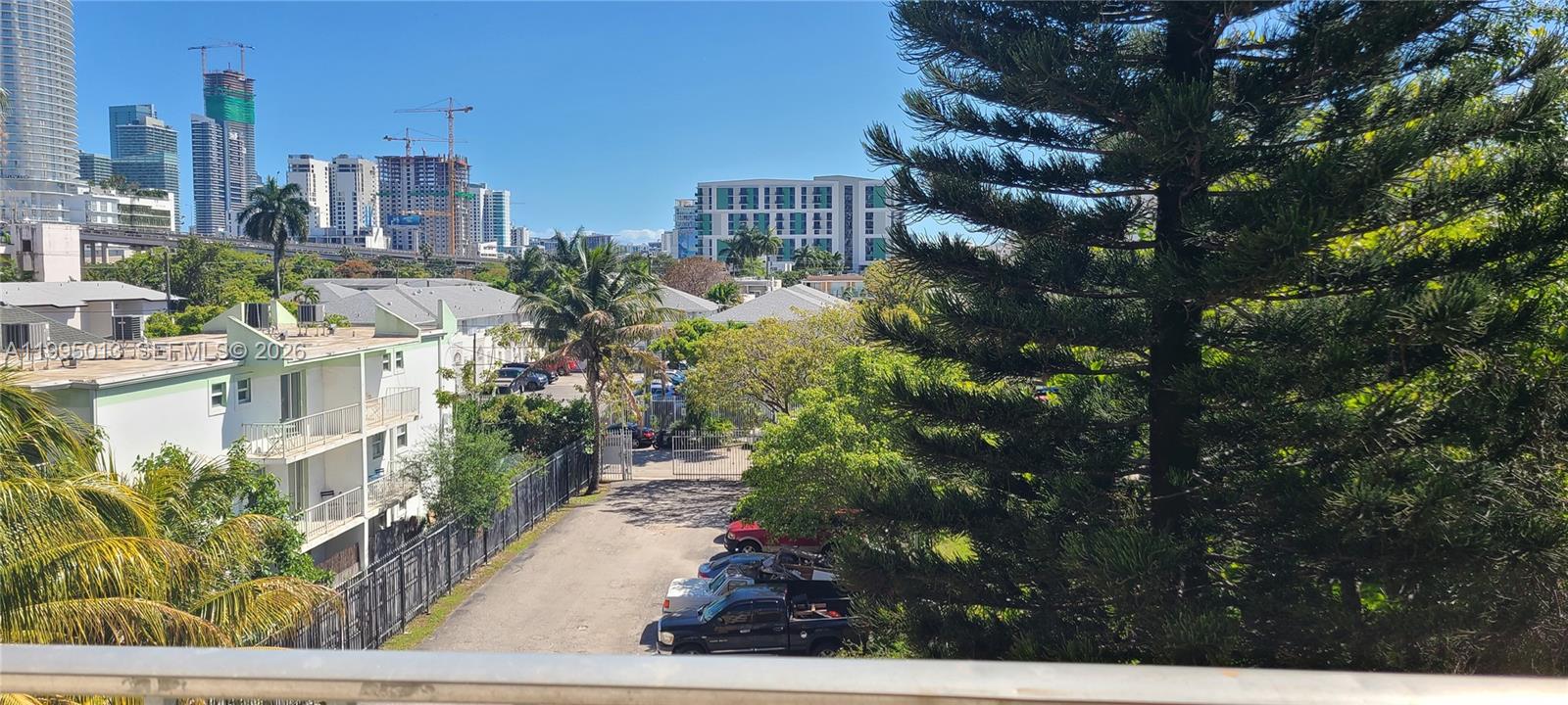 RIO CRISTAL CONDO - Residential