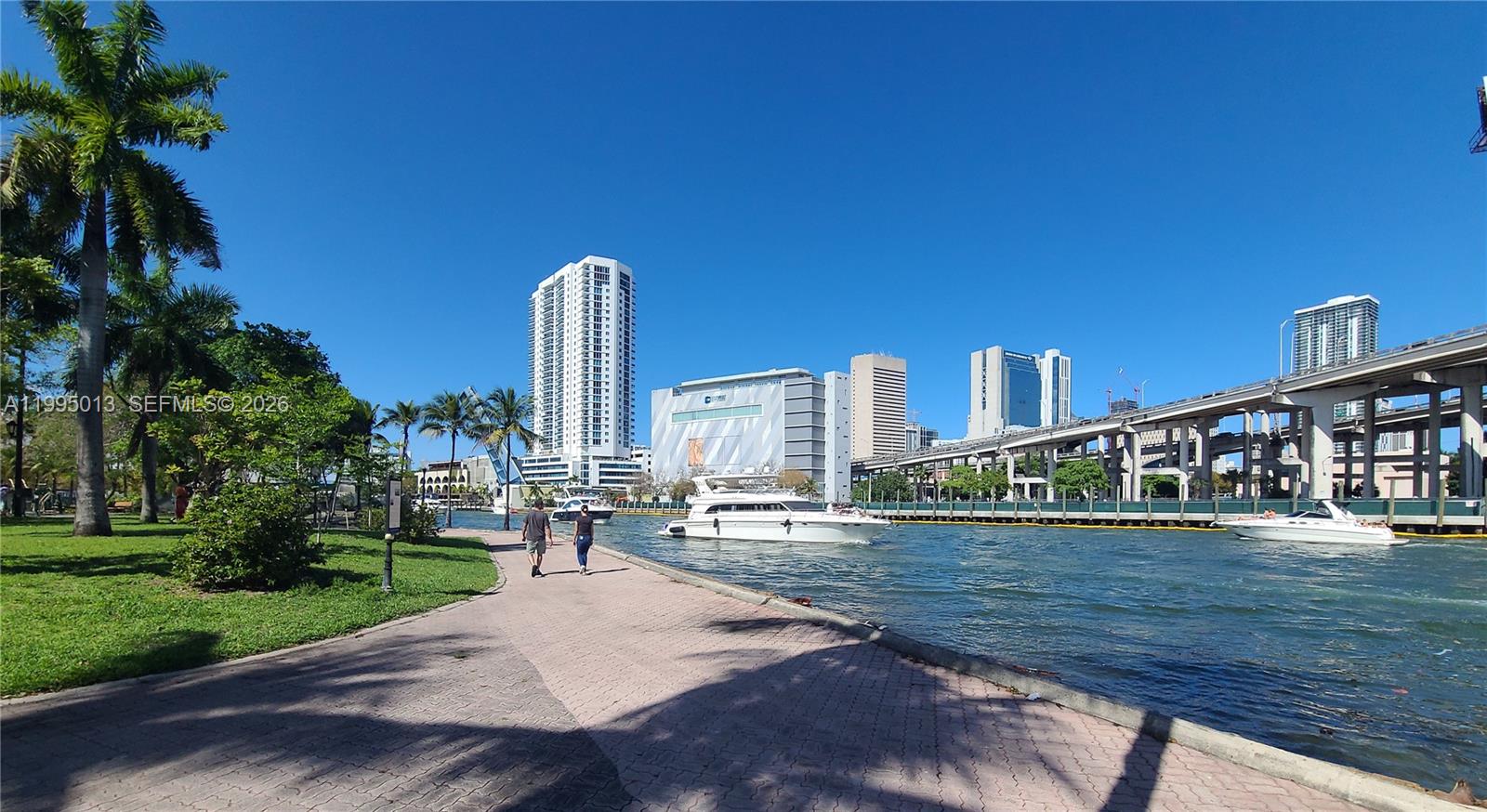 RIO CRISTAL CONDO - Residential