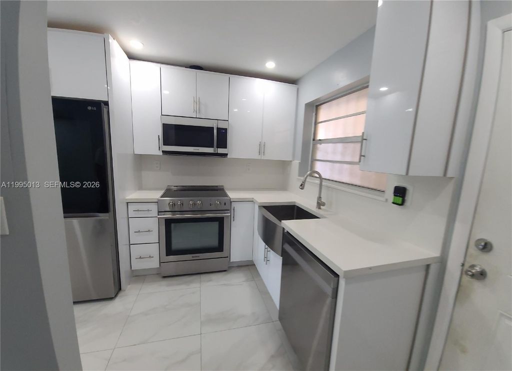 Photo of 453 SW 2nd St #306C, Miami, FL 33130 (MLS # A11995013)