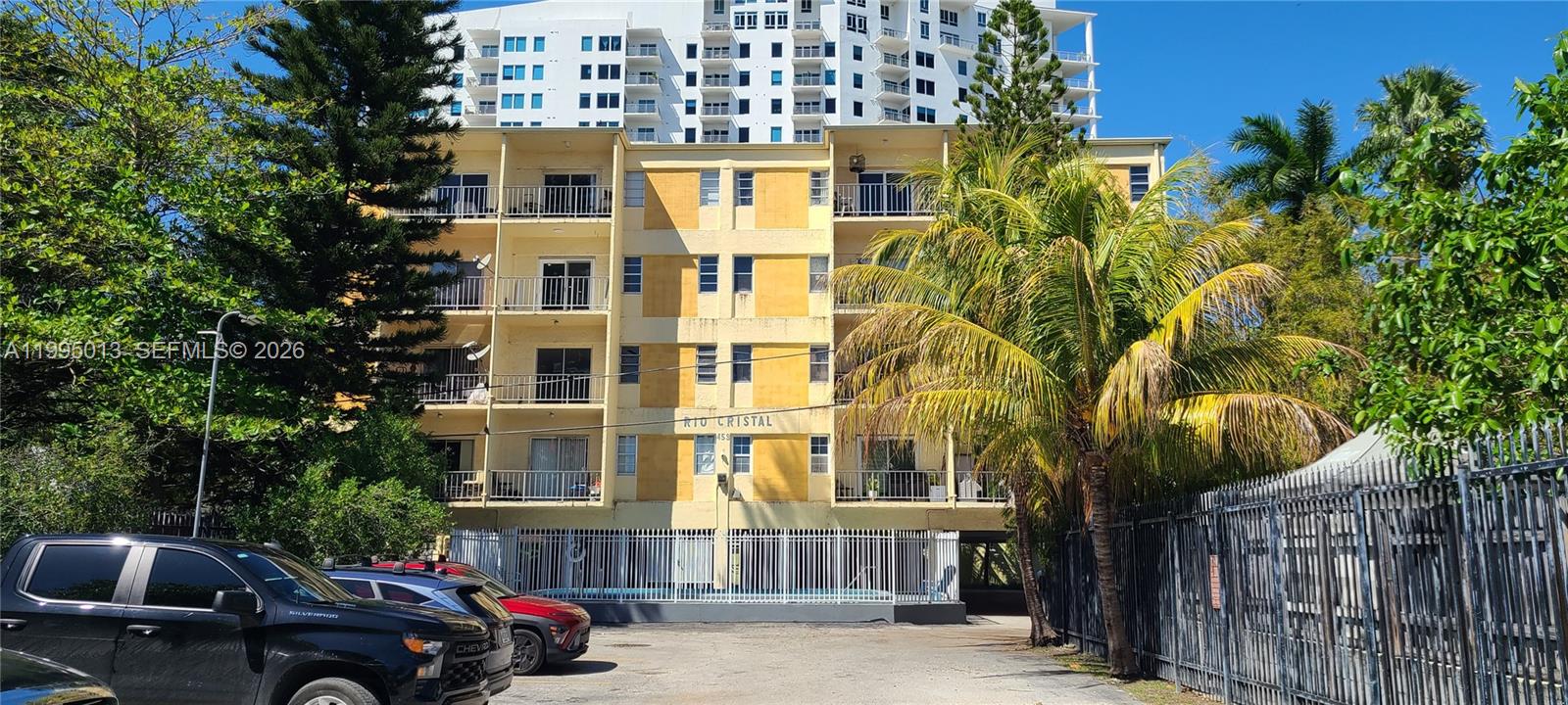 RIO CRISTAL CONDO - Residential