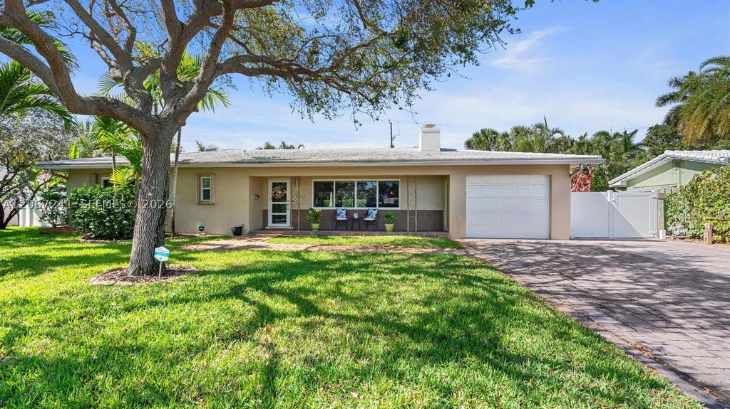 Photo of 2549 NE 27th Ave, Fort Lauderdale, FL 33305 (MLS # A12067241)