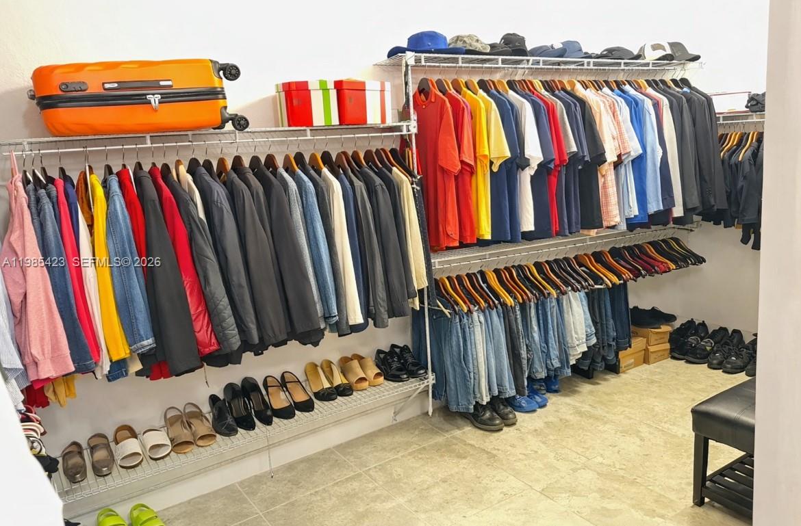 PALM ISLE ESTATES - Residential