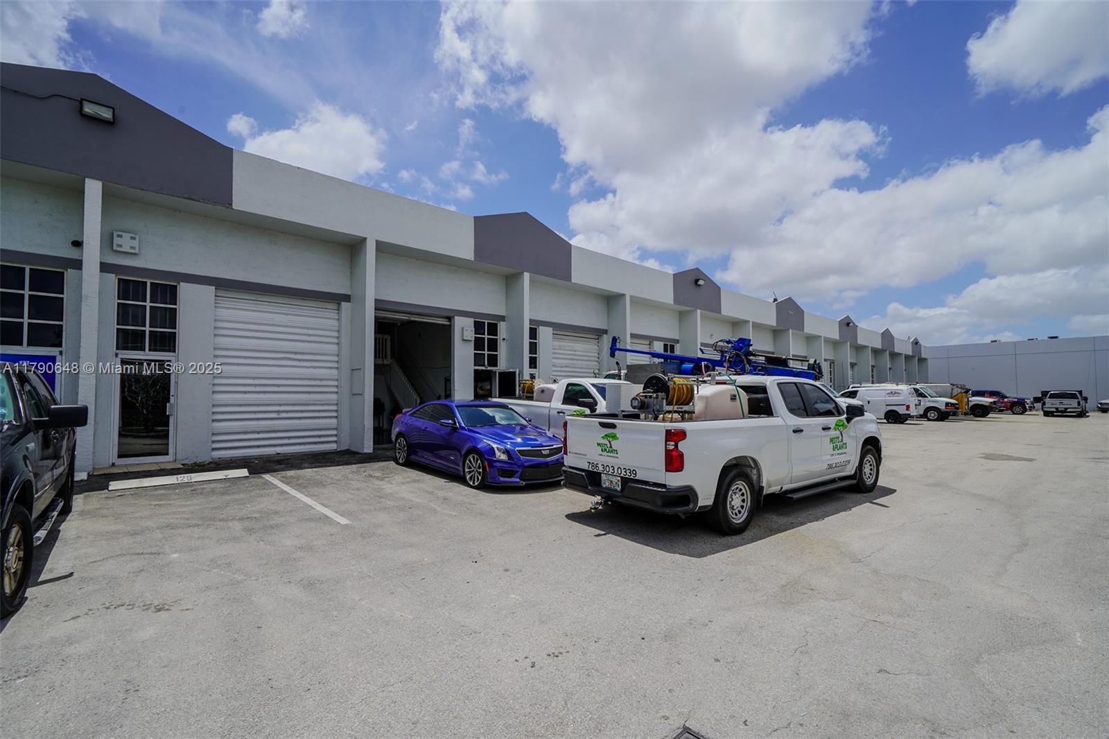 Warehouse with loft style office for sale! 510sqft, a bathroom with a shower, a kitchenette & laundry room, and HVAC system. HOA covers water. Centrally located in the Kendall Area. Great for a small business or as a storage unit /man or woman cave. Contact listing agents for more information!