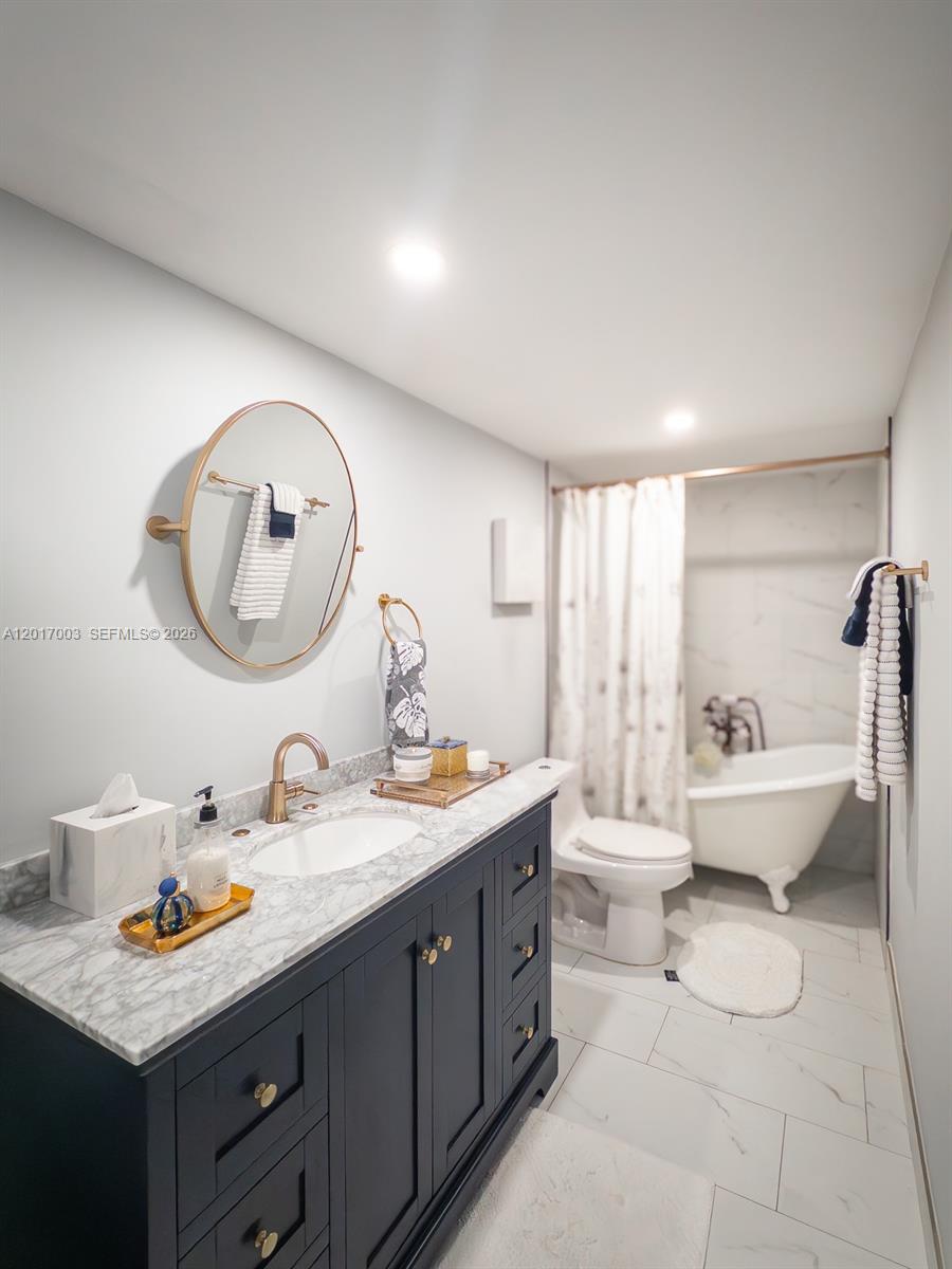 GABLES WATERWAY TOWERS CO - Residential