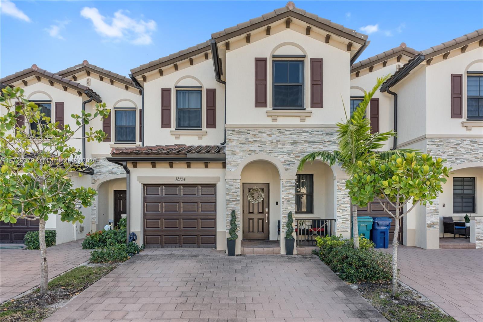 SIENNA CREEK - Residential
