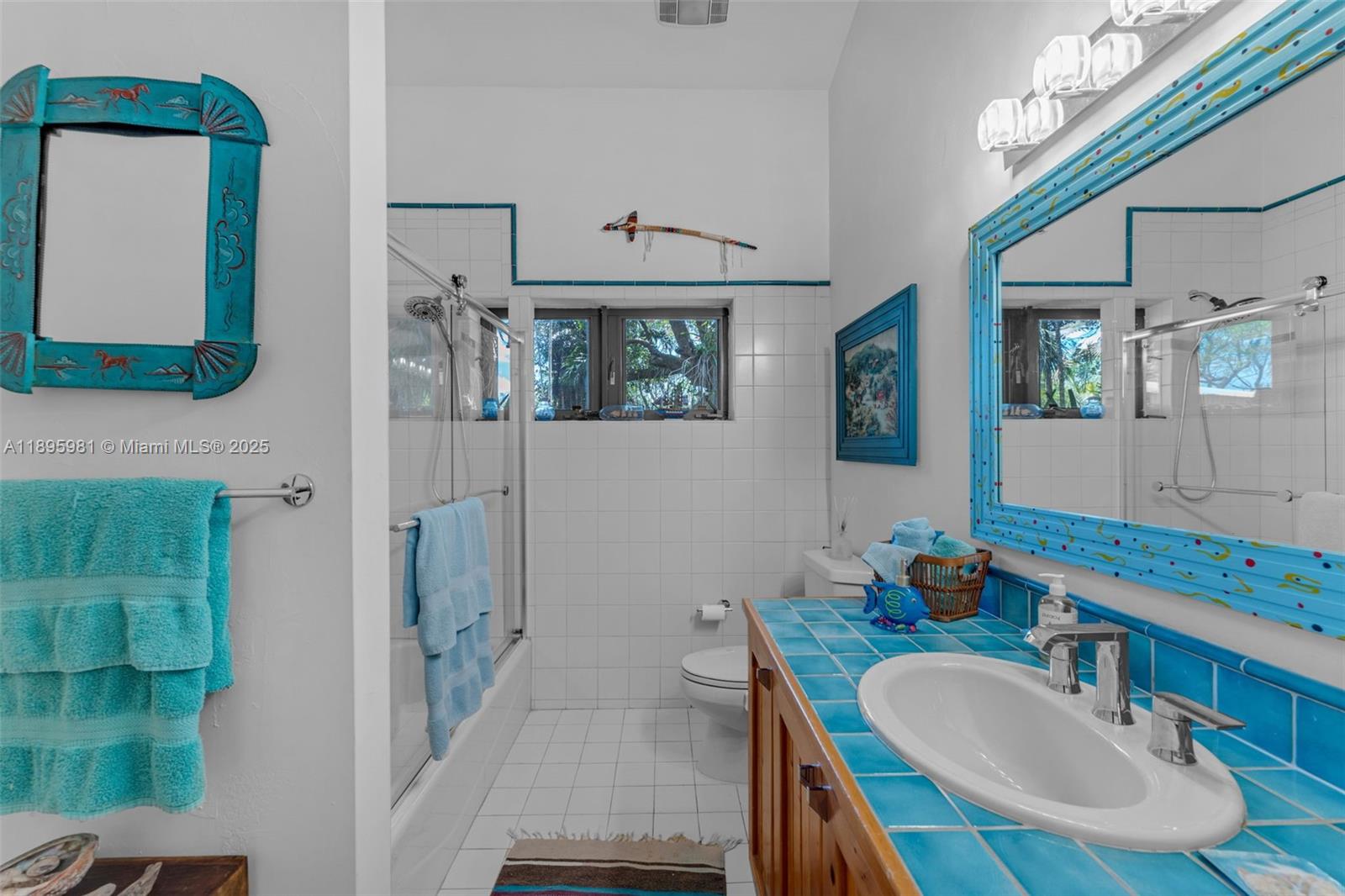 4.87 AC REDLAND ESTATE - Residential