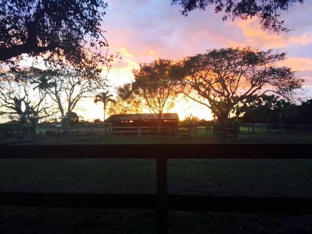 4.87 AC REDLAND ESTATE - Residential