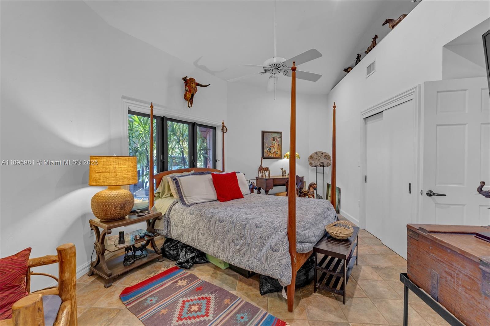 4.87 AC REDLAND ESTATE - Residential