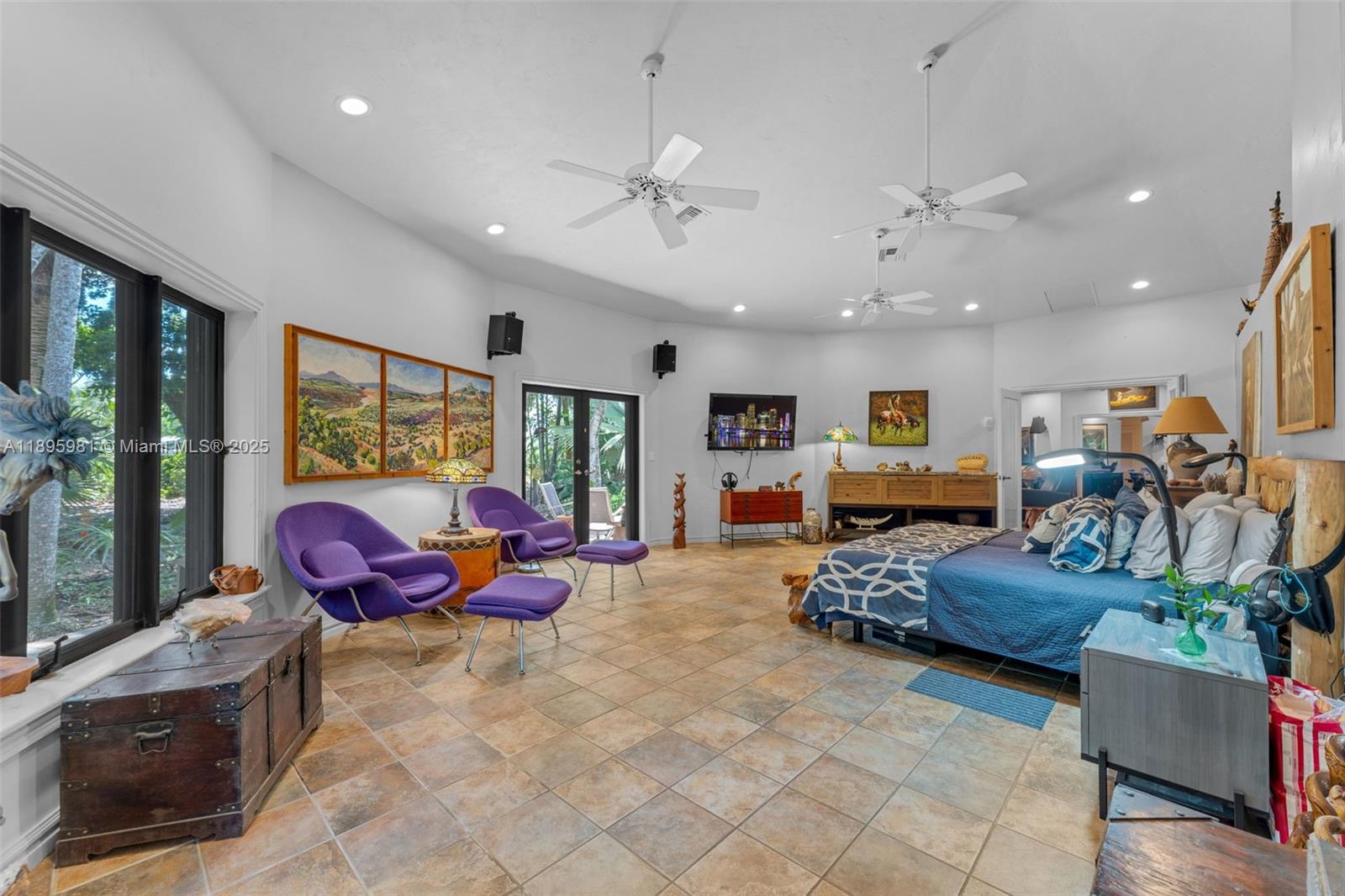 4.87 AC REDLAND ESTATE - Residential