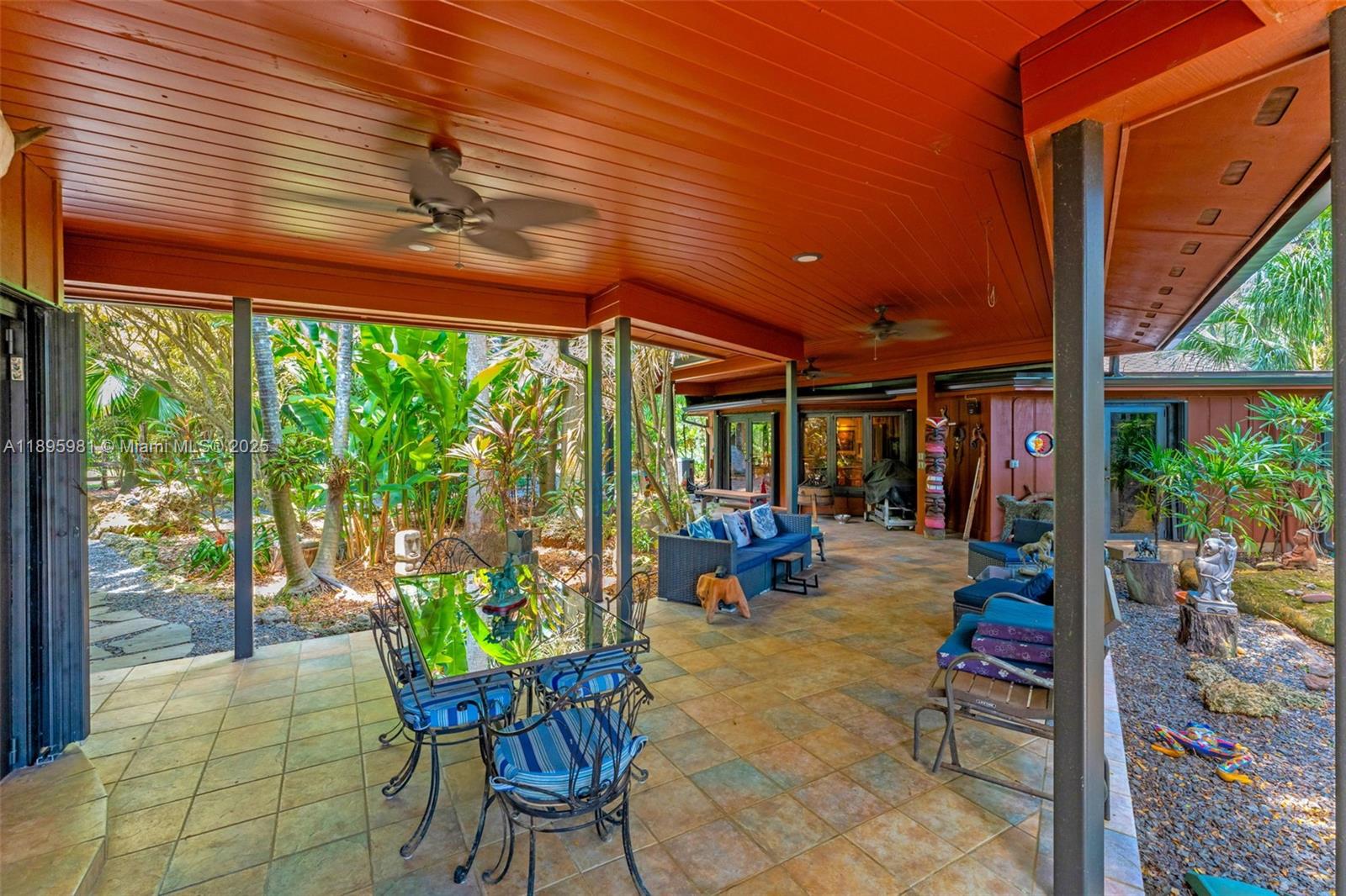 4.87 AC REDLAND ESTATE - Residential