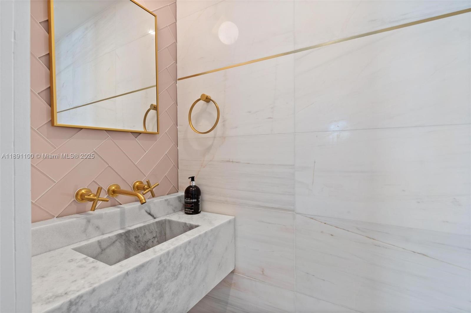 MAGNOLIA CONDO - Residential Lease