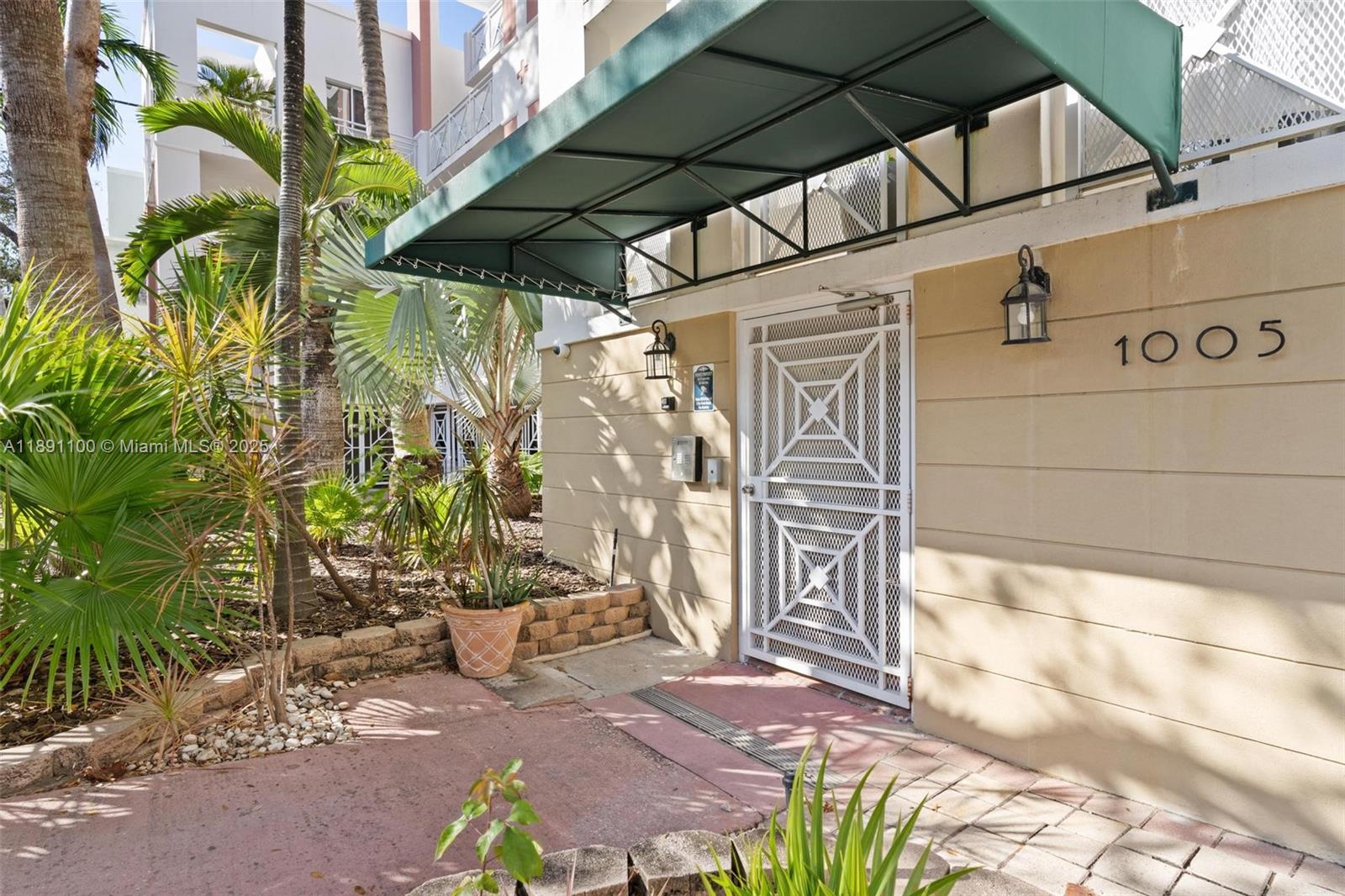 MAGNOLIA CONDO - Residential Lease