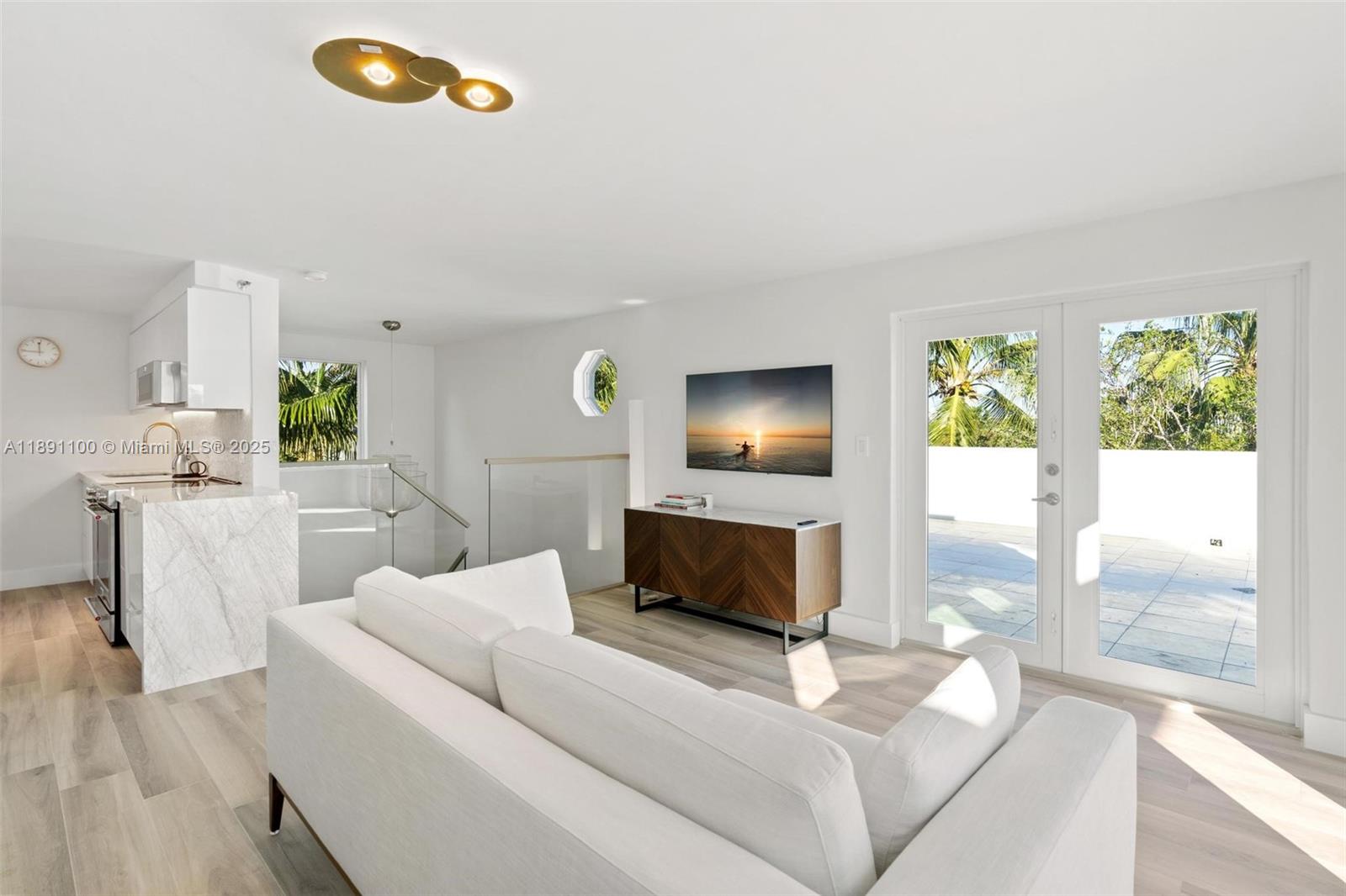 Rarely available South Beach designer unit for rent. Corner top floor unit with very large private terrace with access from the living room area, perfect for outdoor dining and entertainment. Meticulously renovated property with no expense spared. 2 floors condo with 2 bed 2.5 baths (2nd bedroom is open) in a small and quiet building. Bedrooms and 2 full baths in the 1st level and 2nd floor offers an open floor plan with the kitchen, dining area and living room area connecting to the terrace. All hurricane impact windows. Offered fully furnished and ready to move in. Excellent location, walk to West avenue shops, parks and the beach.
1 assigned and covered parking space. Wifi and water included.