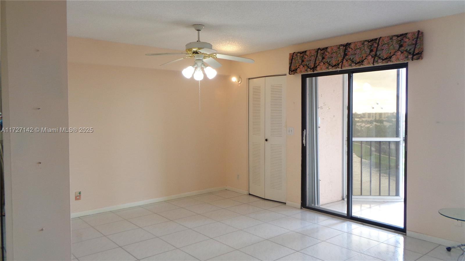 HUNTINGTON TOWERS CONDO - Residential