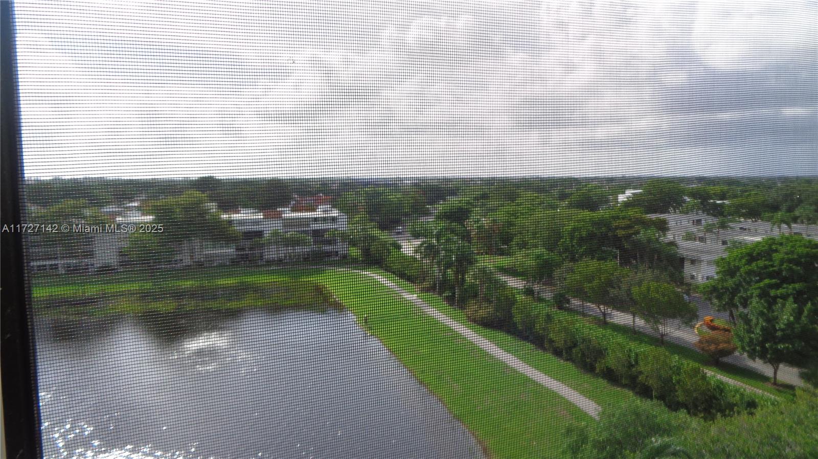 HUNTINGTON TOWERS CONDO - Residential
