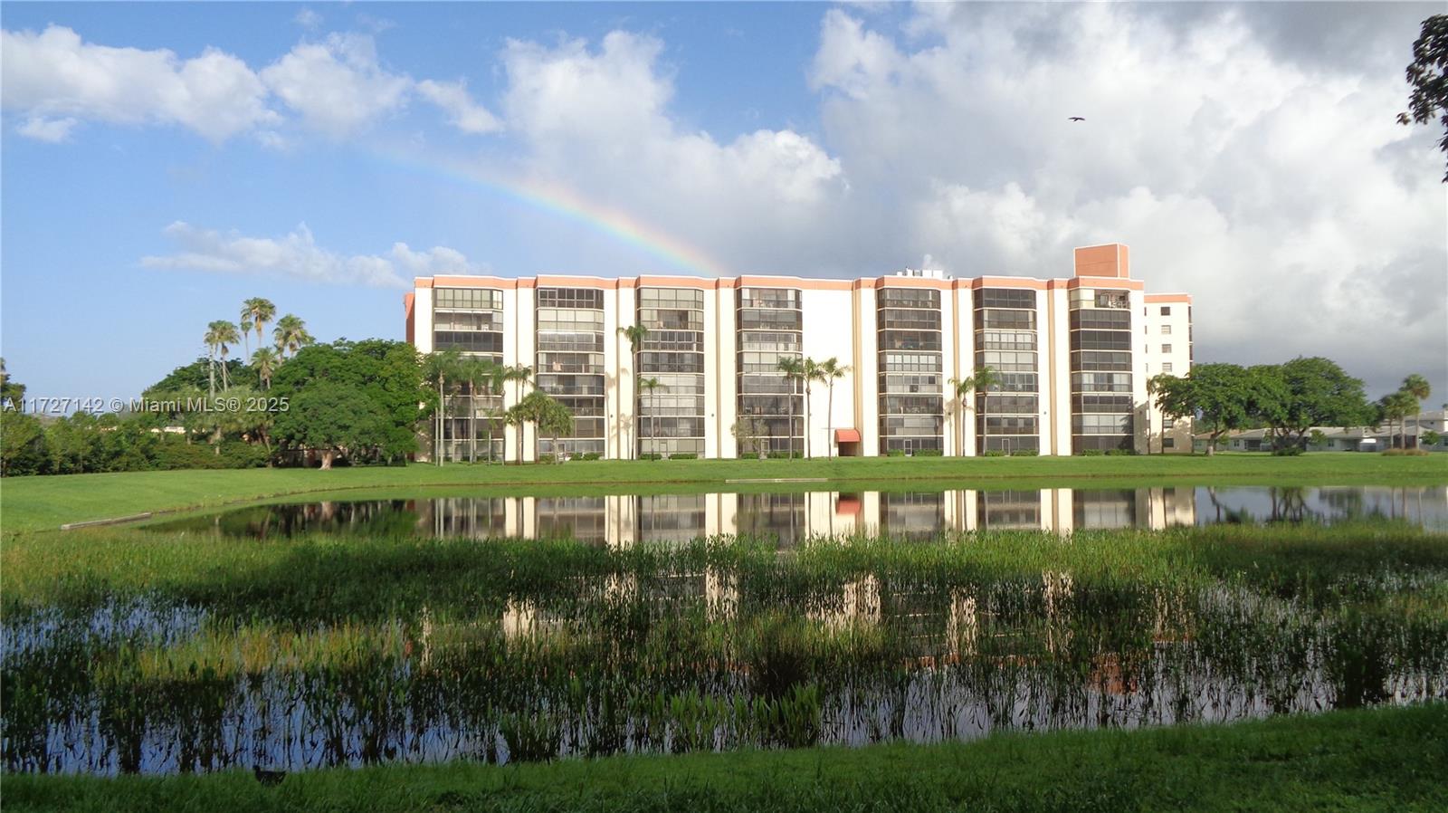 HUNTINGTON TOWERS CONDO - Residential