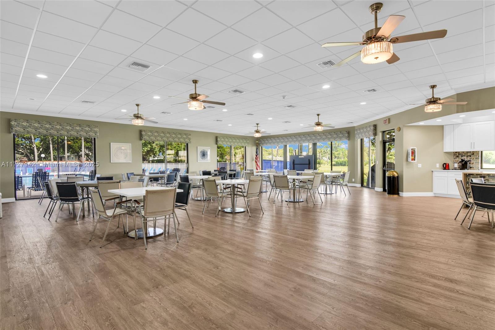 HUNTINGTON TOWERS CONDO - Residential