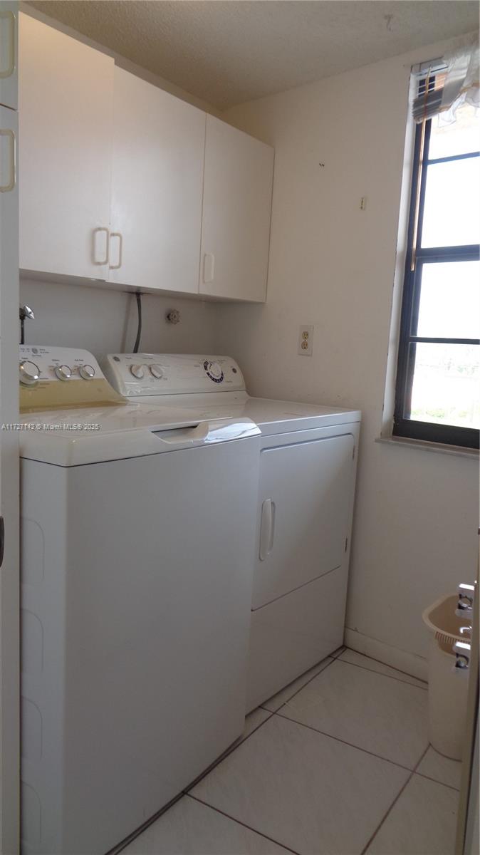 HUNTINGTON TOWERS CONDO - Residential