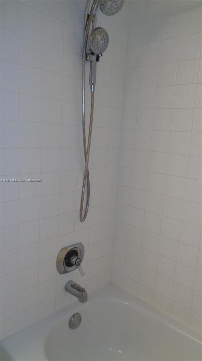 HUNTINGTON TOWERS CONDO - Residential