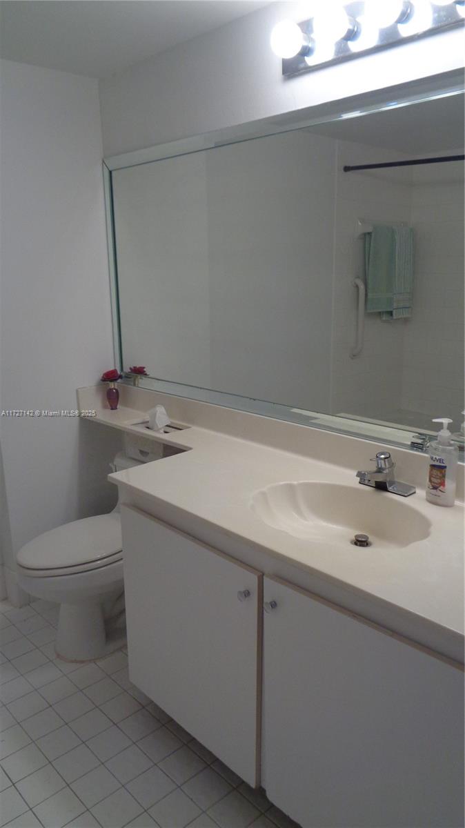 HUNTINGTON TOWERS CONDO - Residential