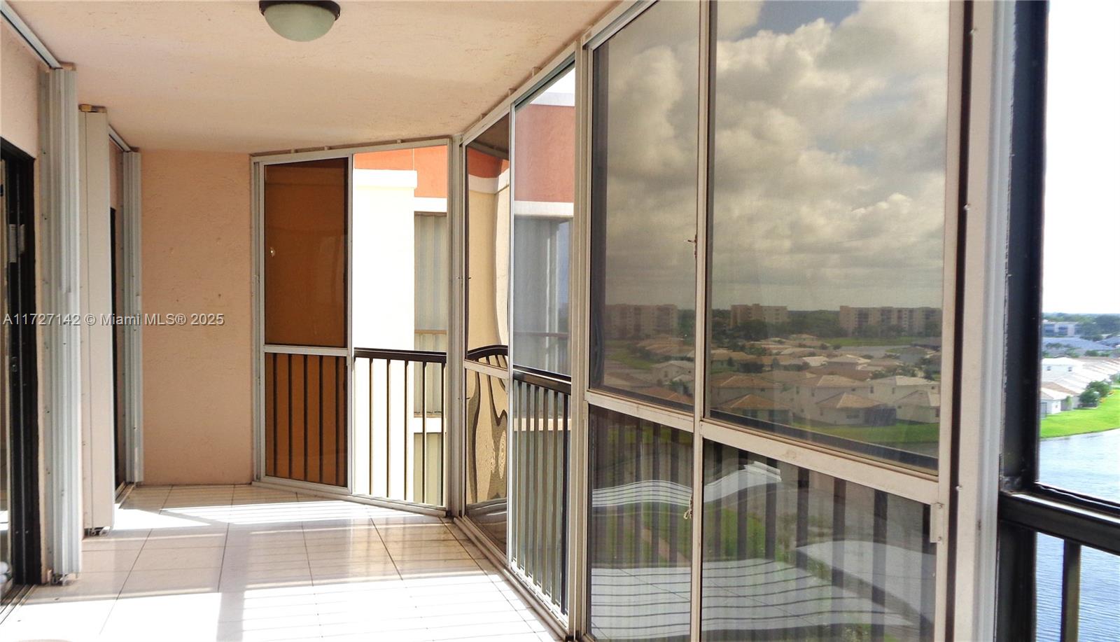 HUNTINGTON TOWERS CONDO - Residential