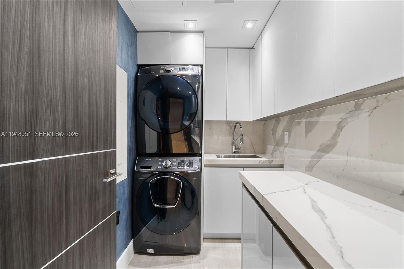 THE PENINSULA II CONDO - Residential