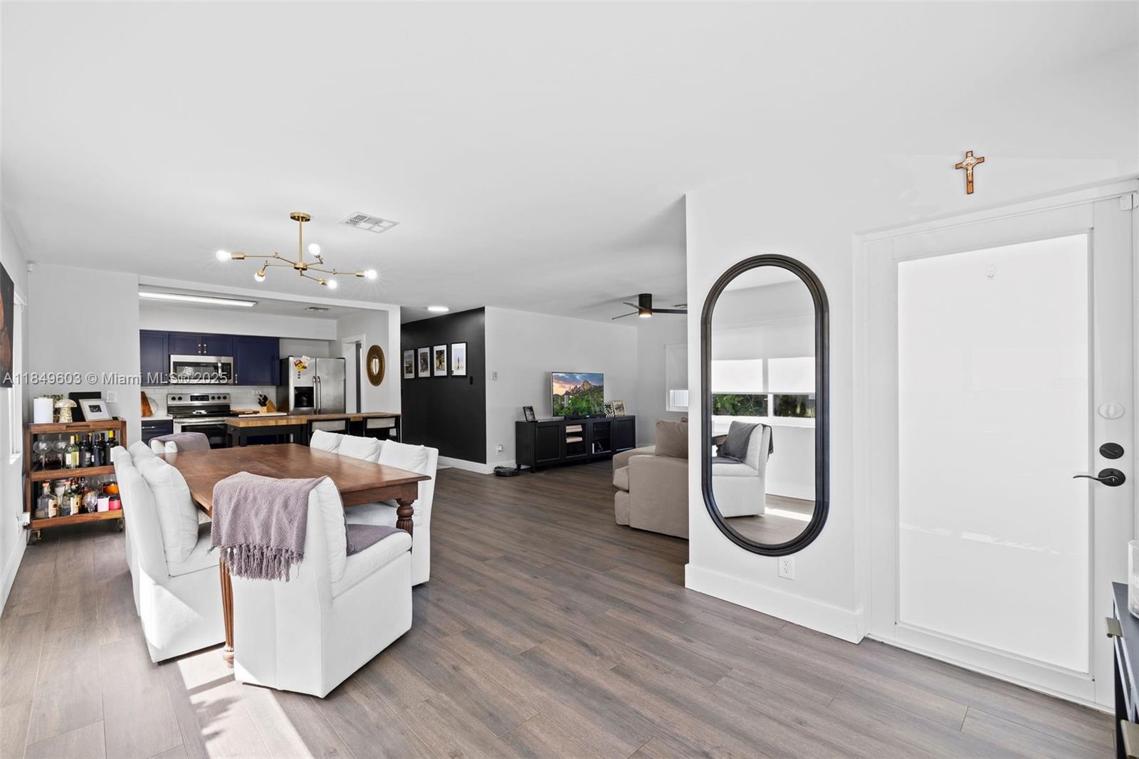 HOLLYWOOD - Residential