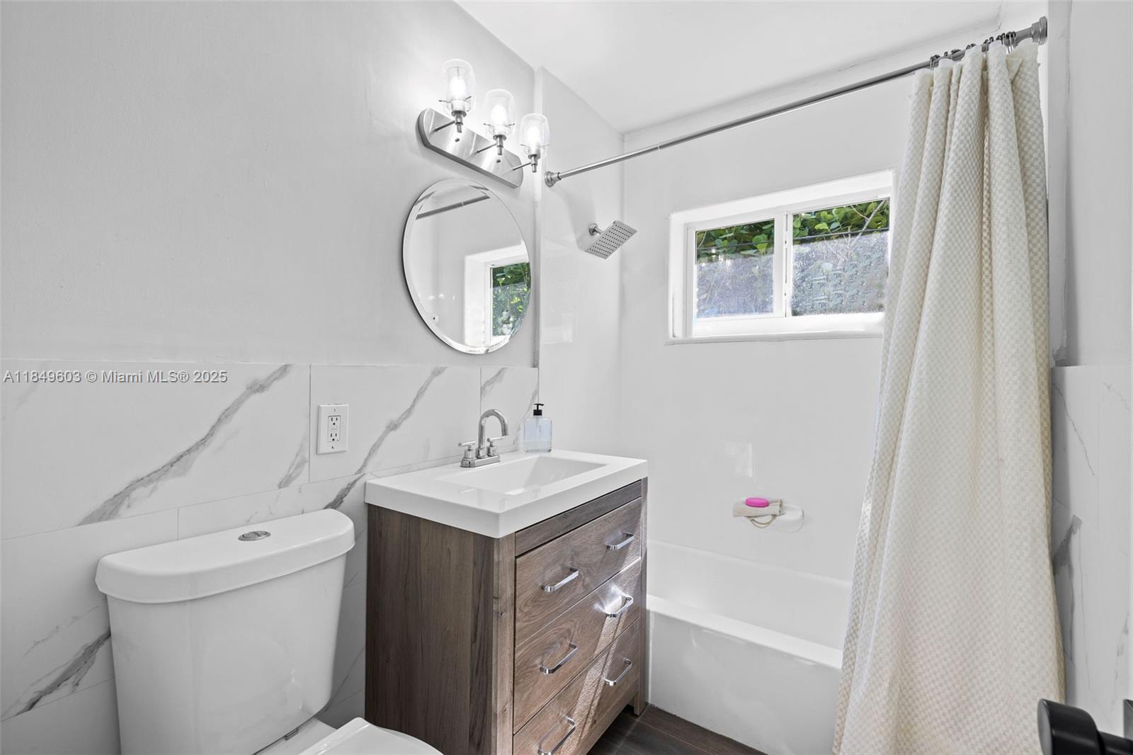 HOLLYWOOD - Residential