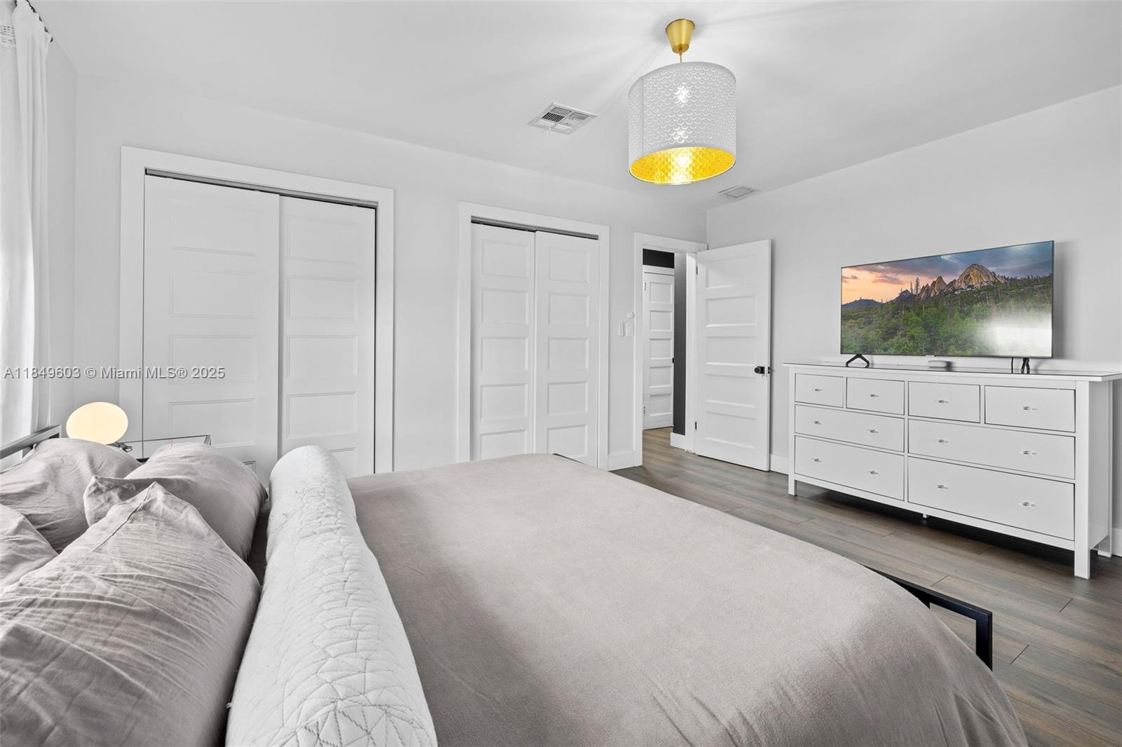 HOLLYWOOD - Residential