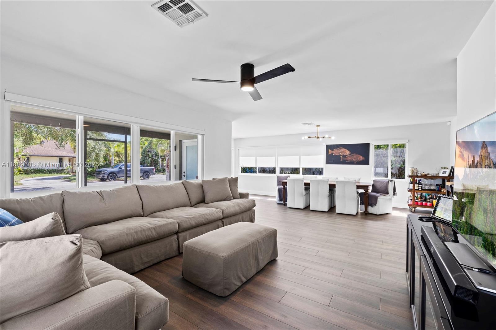 HOLLYWOOD - Residential