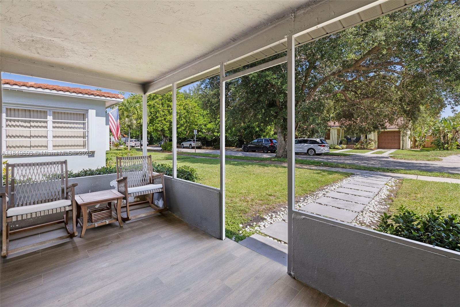 HOLLYWOOD - Residential