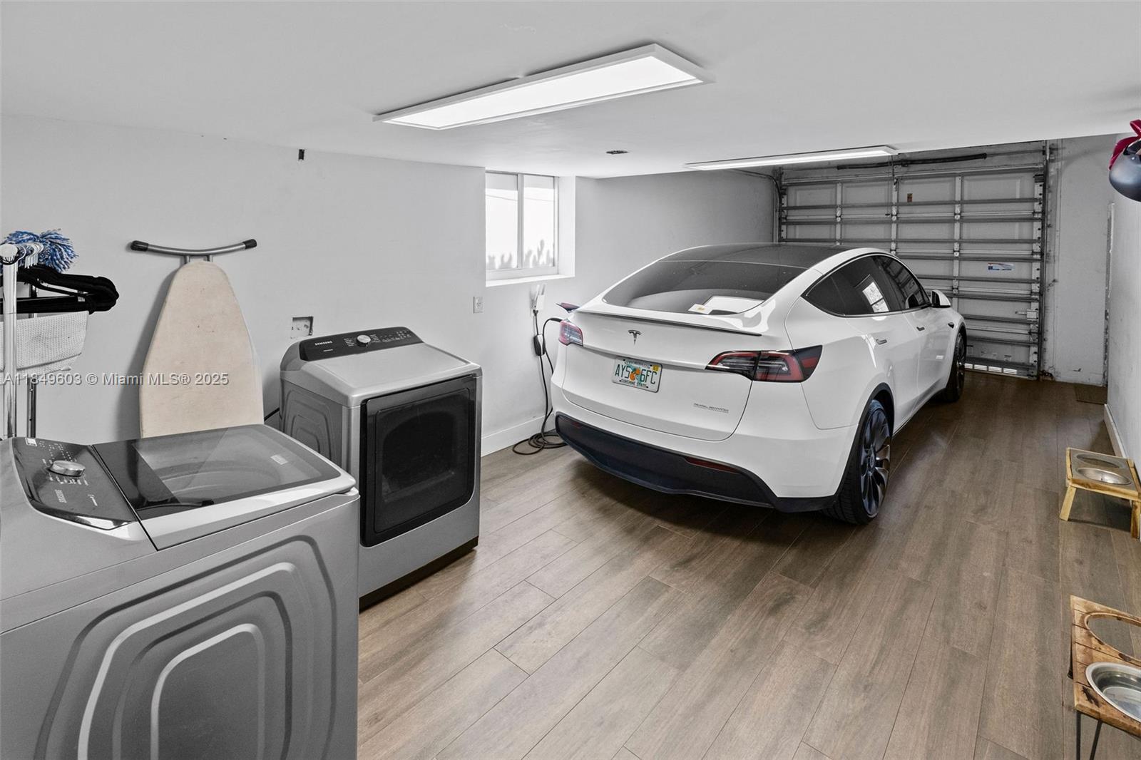 HOLLYWOOD - Residential