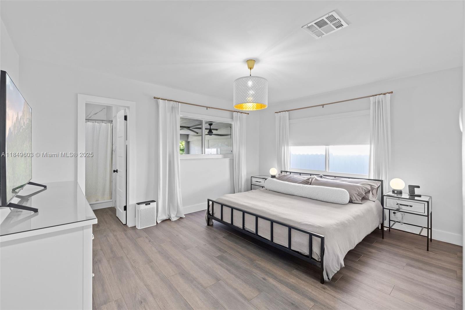 HOLLYWOOD - Residential