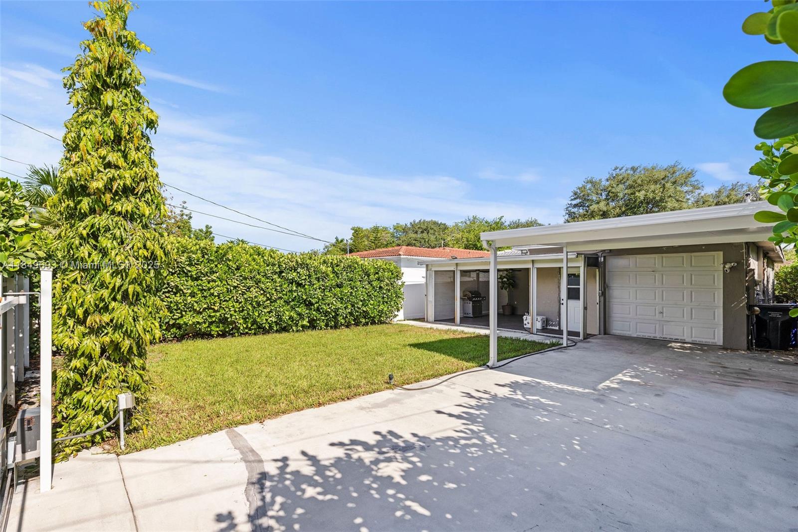 HOLLYWOOD - Residential