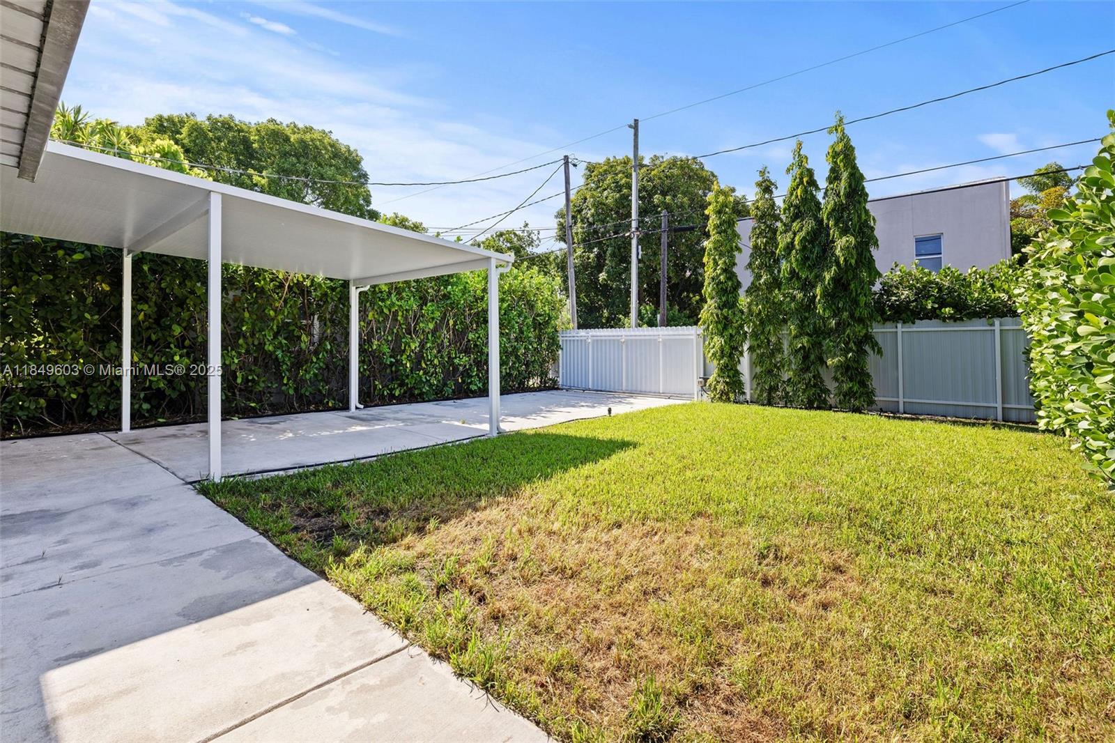 HOLLYWOOD - Residential