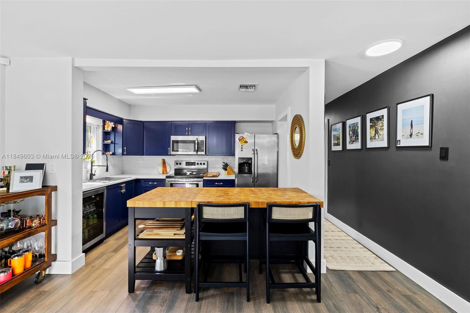 HOLLYWOOD - Residential