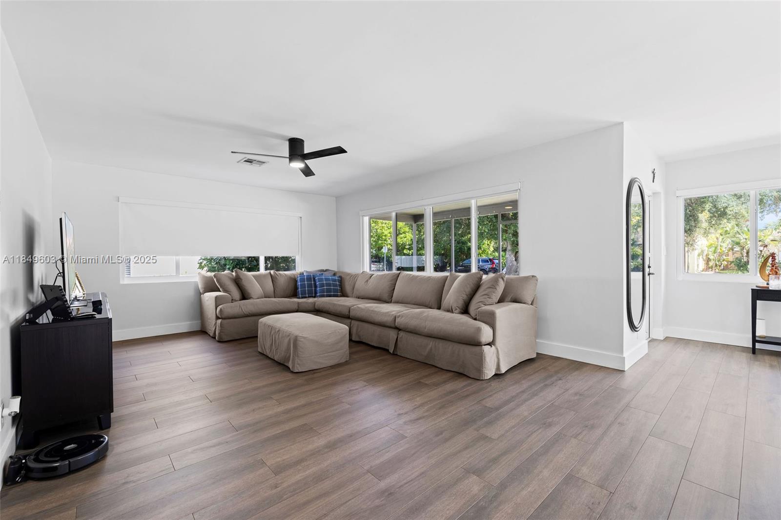 HOLLYWOOD - Residential