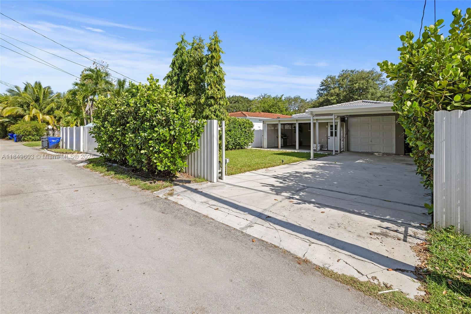 HOLLYWOOD - Residential