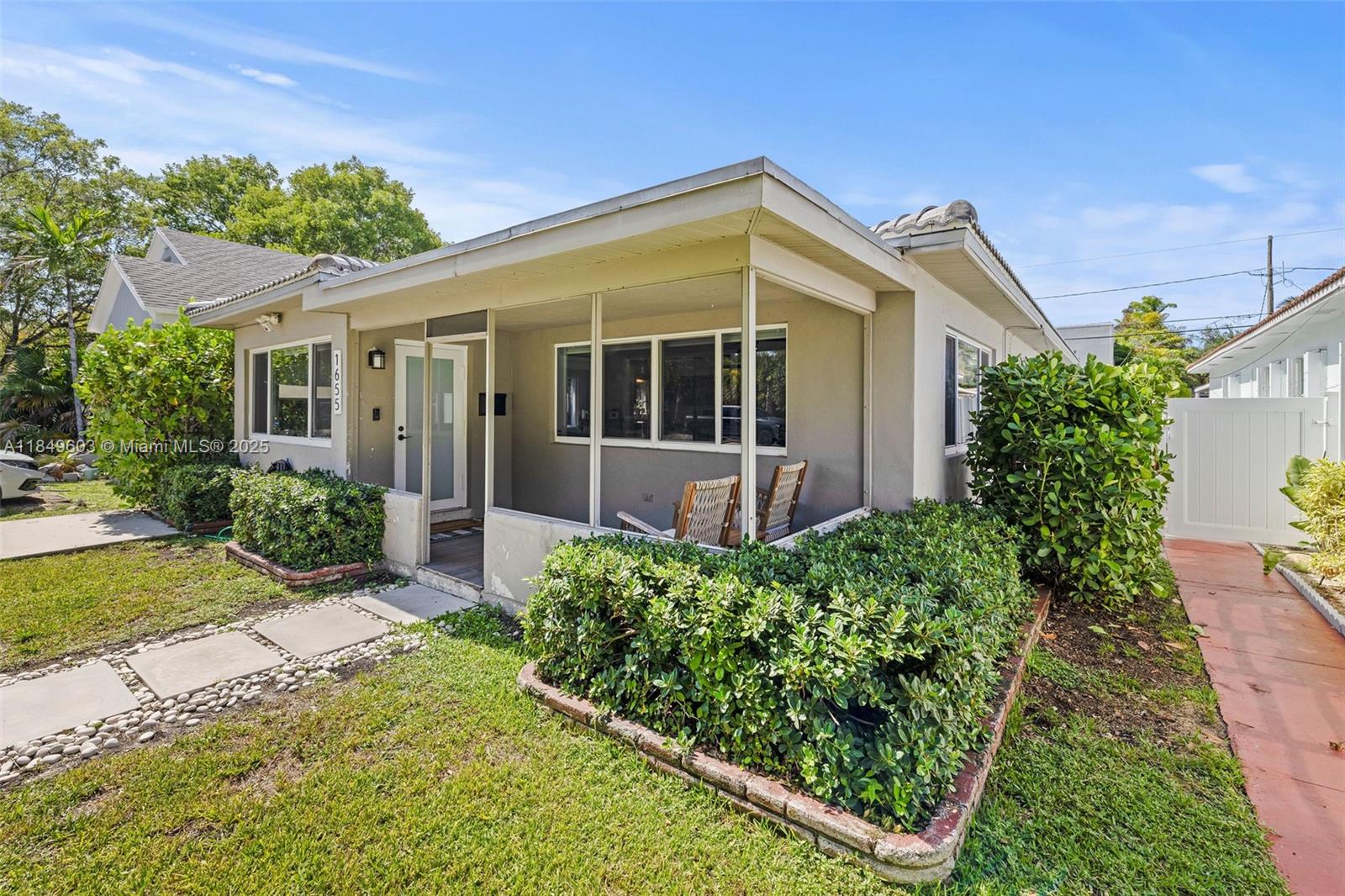 HOLLYWOOD - Residential