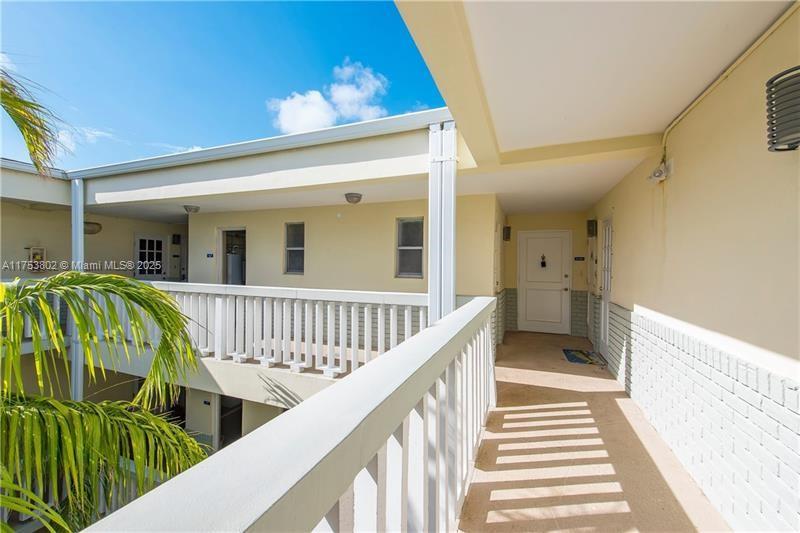 Property for Sale at 2420 Se 17th Causeway 404C, Fort Lauderdale, Broward County, Florida - Bedrooms: 1 
Bathrooms: 1  - $235,000