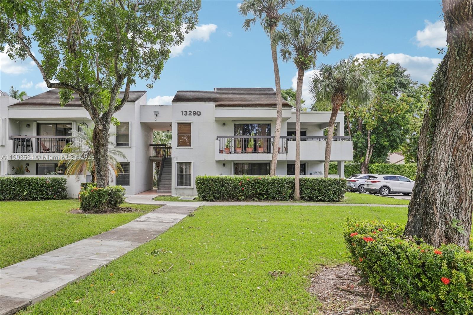 CALUSA CLUB VILLAGE CONDO - Residential