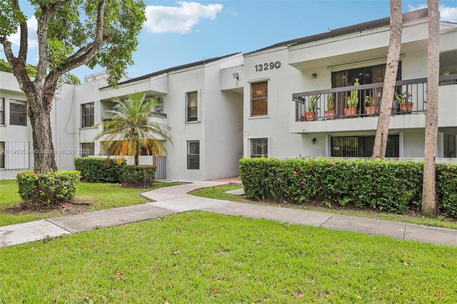 CALUSA CLUB VILLAGE CONDO - Residential