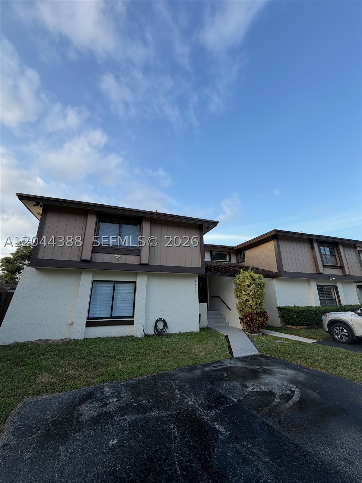 12717 SW 66th Ter