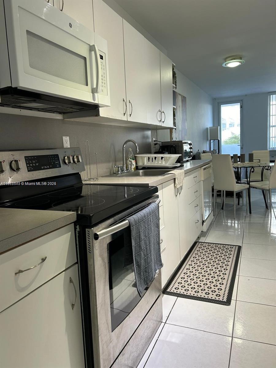 THE DECOPLAGE CONDO - Residential