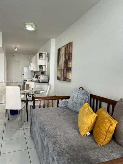 100 Lincoln Rd 437 Miami Beach FL 33139