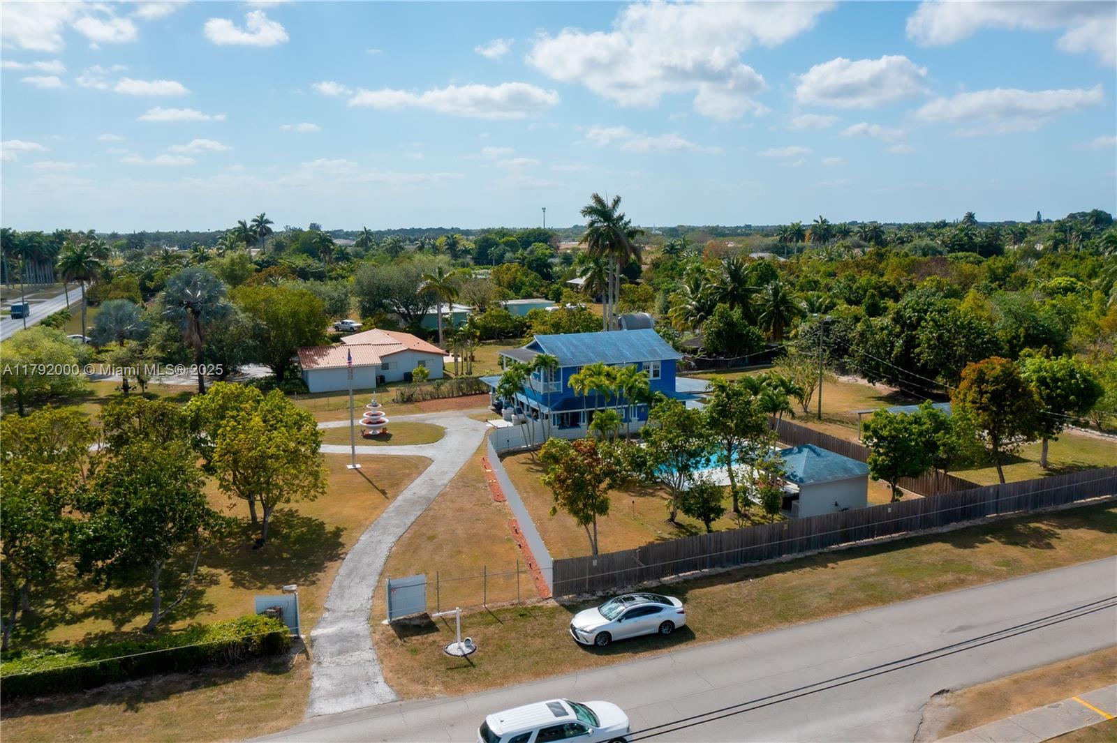 17201 Sw 296th St, Homestead, Miami-Dade County, Florida - 5 Bedrooms  
3 Bathrooms - 