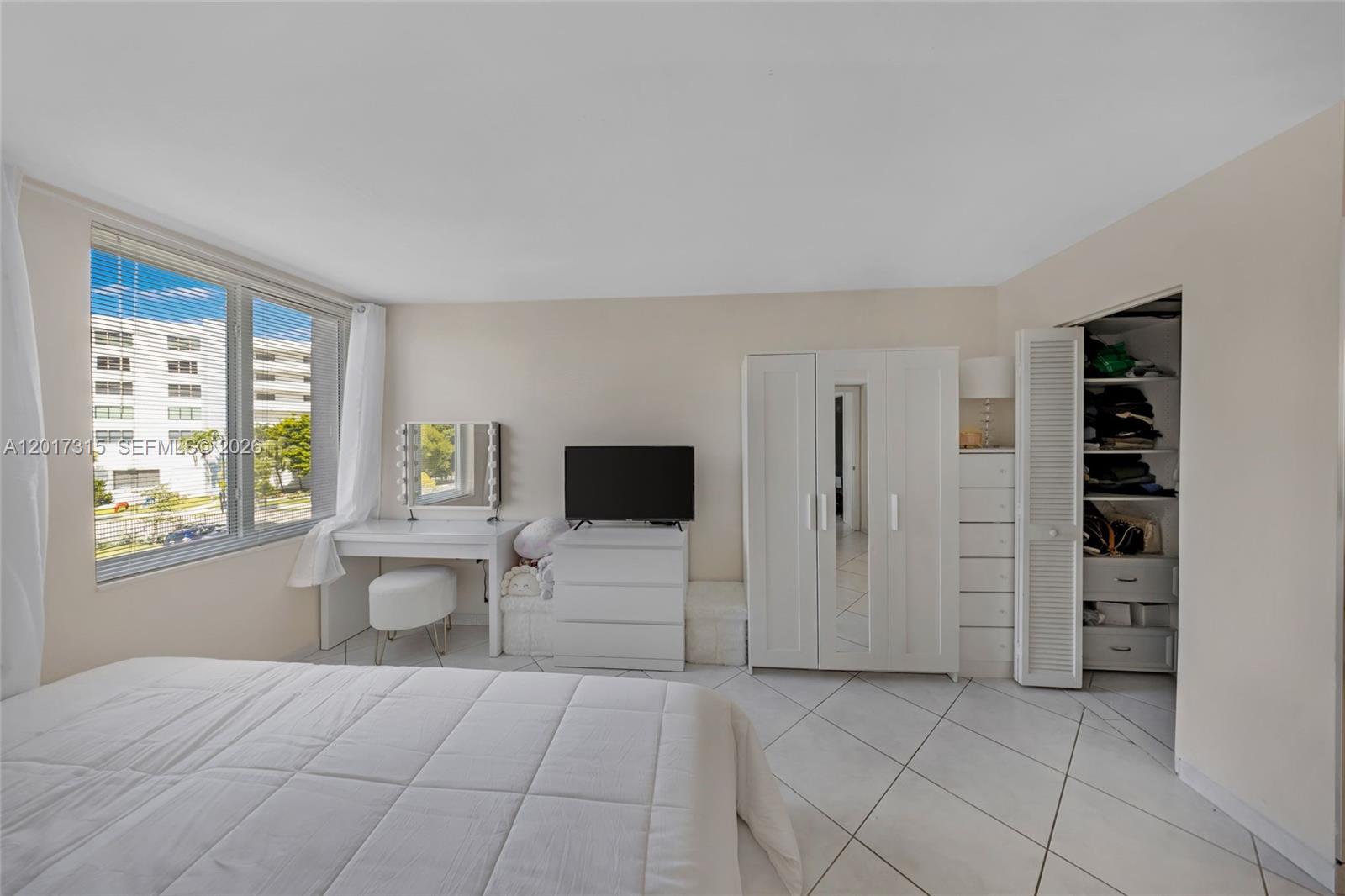 CARIBBEAN BREEZE CONDO - Residential